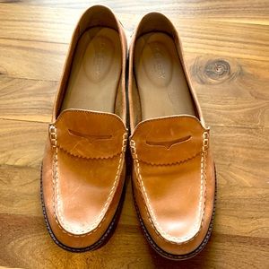 Sperry Topsider Seaport penny loafer.  Size 9.5